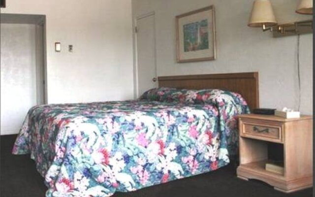 Fountain Inn & Suites