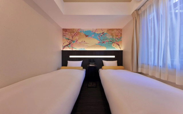 KUROMON Crystal Hotel