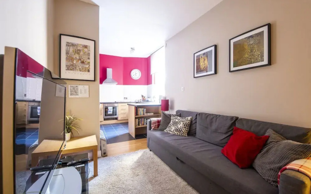 JOIVY Great Location! - Charming Apt by Edinburgh Castle