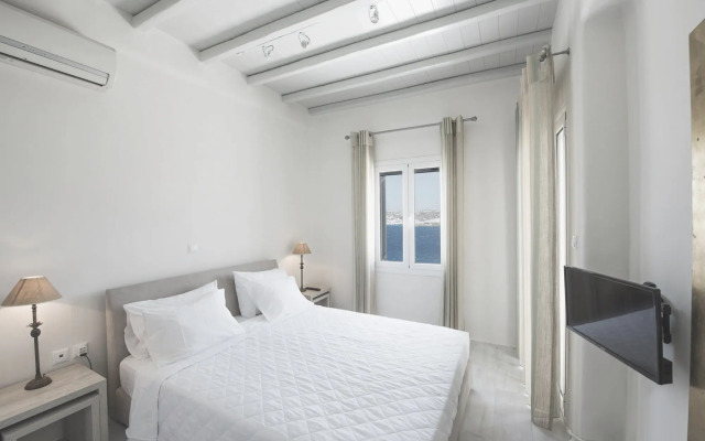 Luxury House with Private Pool 1A