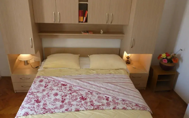 Apartments and Room Marin