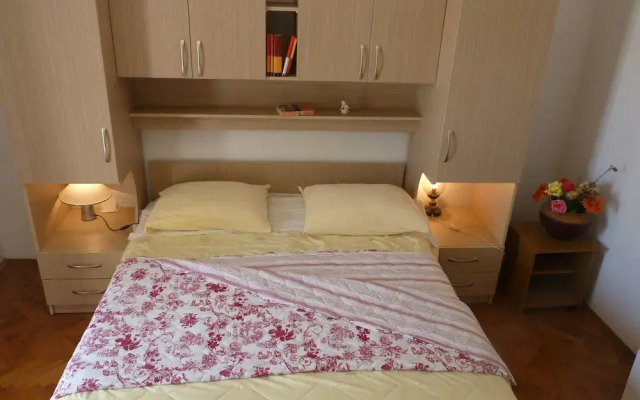 Apartments and Room Marin