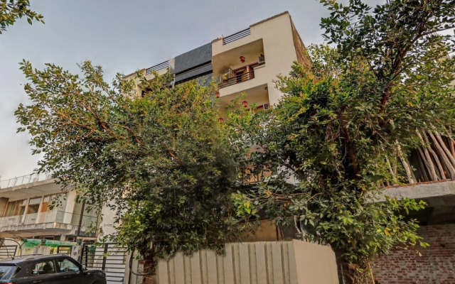 Collection O 82470 Hotel Rent Abode Aone Inn