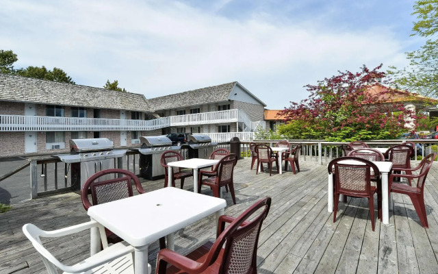 Travelodge by Wyndham Mackinaw City