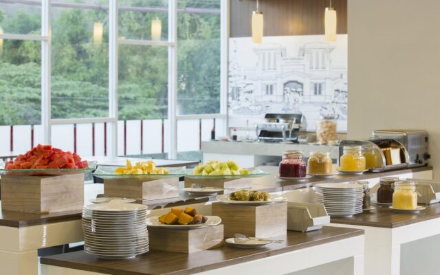 LYNN Hotel Serang