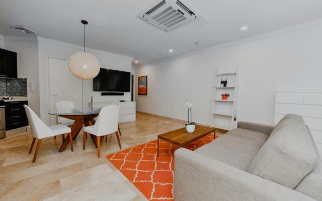Amazing 1BR 2BA Condo Great Location w Pool GYM