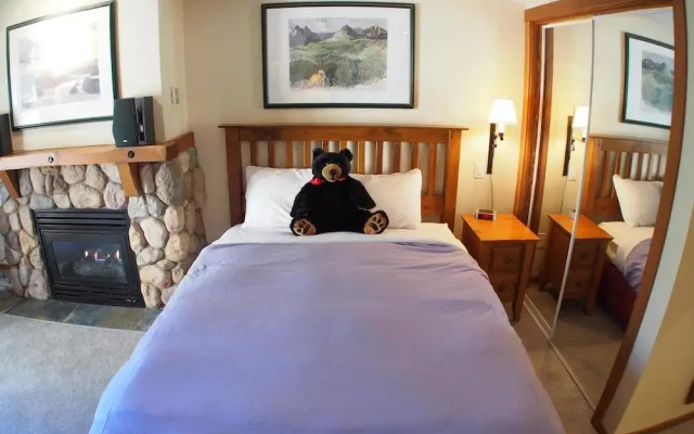 Fireside Lodge by Bear Country