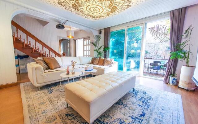 SG-Entire Serviced Residence & Home Concierge