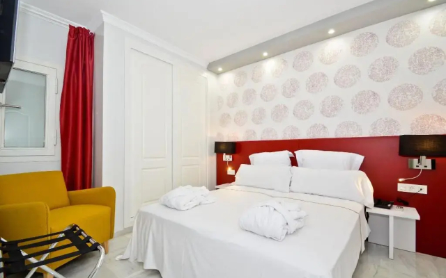 The Zentral Arenal Suites