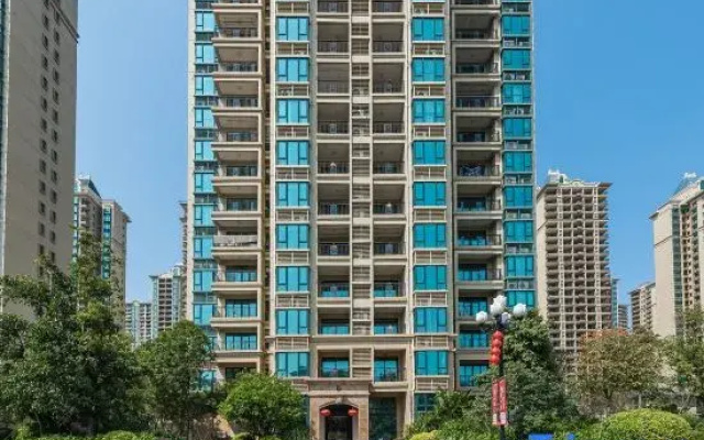 Yangjiang Hailing Island Chunnuan Huakai Apartment