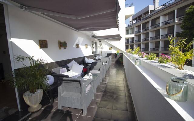 Season's Hostel & Guest House