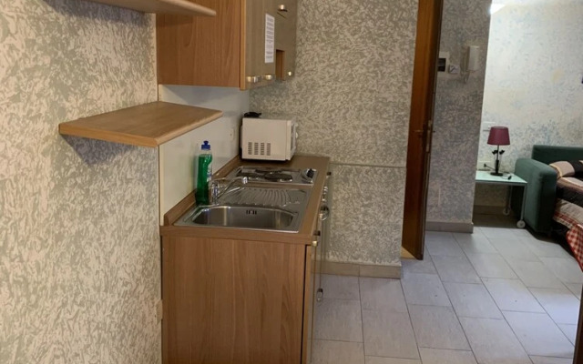 3 pax Studio, Month to Month Lease, Utility Costs Included