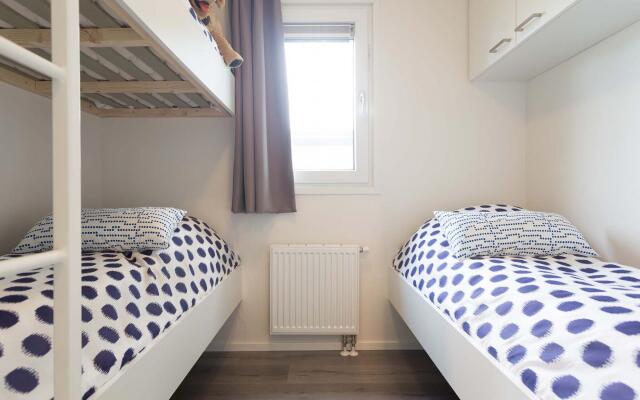 Detached, bright chalet with dishwasher, 8 km. from Hoorn