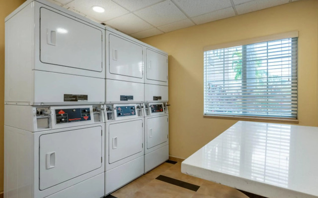 Candlewood Suites Ft Myers I-75 by IHG