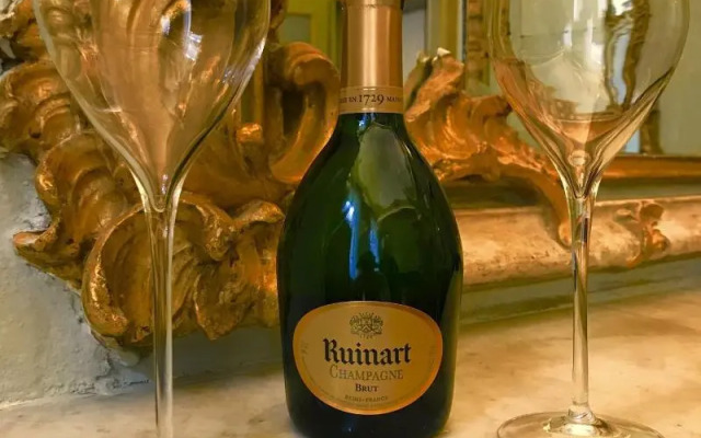 Royal Palace Luxury Suites & Hotel