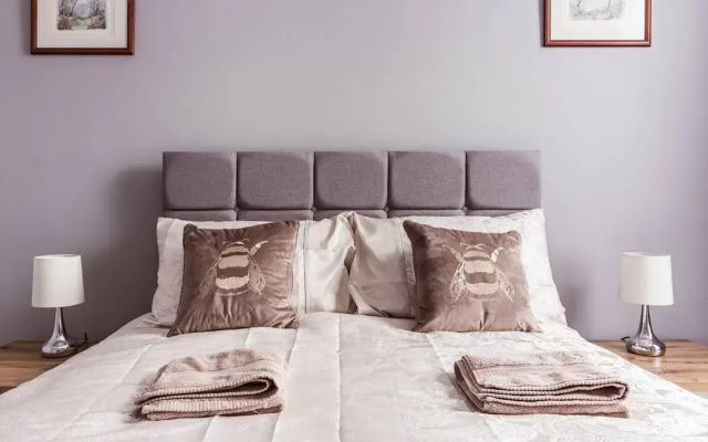 North Central London House/ Sleeps8/garden/wifi