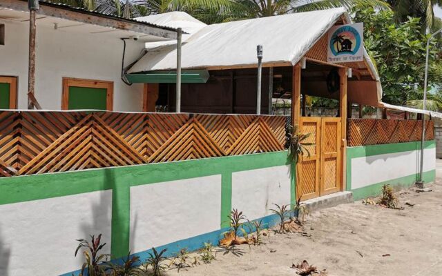 Origami Inn Himandhoo