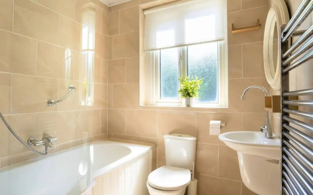 Charming 4-bed, Pet Friendly House in Liverpool