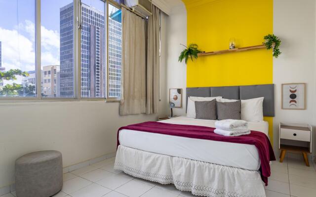 2 pax two blocks from the beach | VP604 Z1