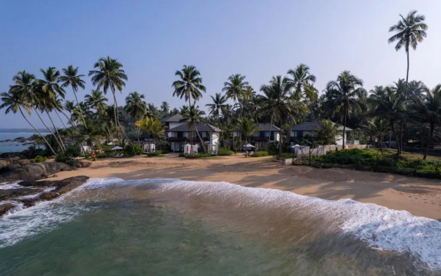Ahu Bay