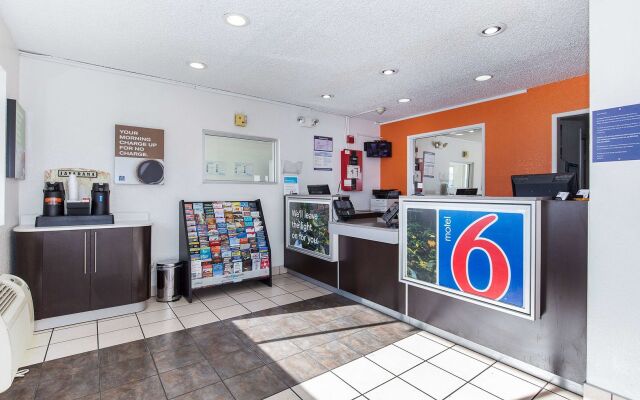 Motel 6 Hayward, CA – Silicon Valley Gateway