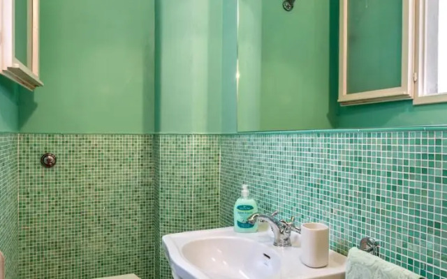 Bargello Sweet Apartment