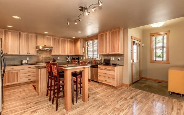 Roslyn Hideaway By Redawning