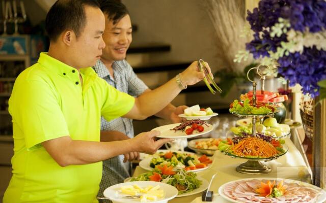 Golden Crown Hotel Saigon