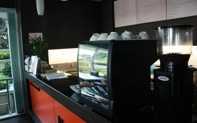 Maneerote Hotel Surin