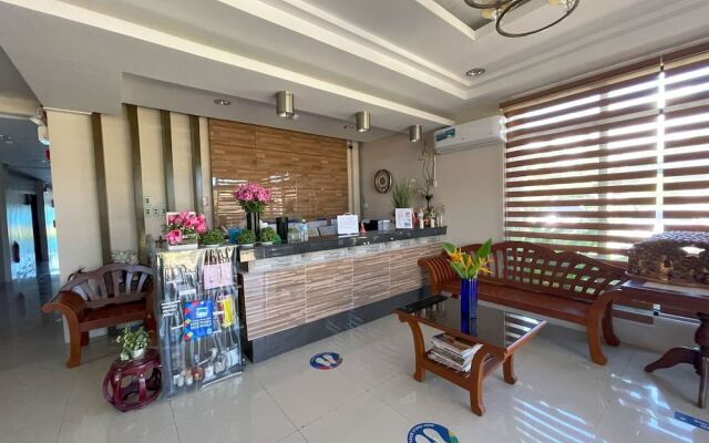 Argao Seabreeze Hotel powered by Cocotel