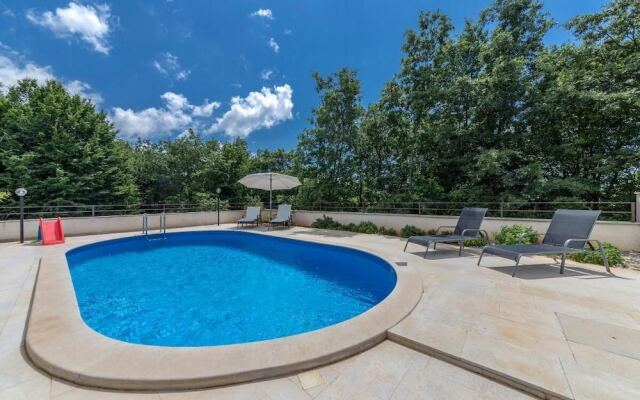 Luxury Experience in Villa Kacana With Heated Pool