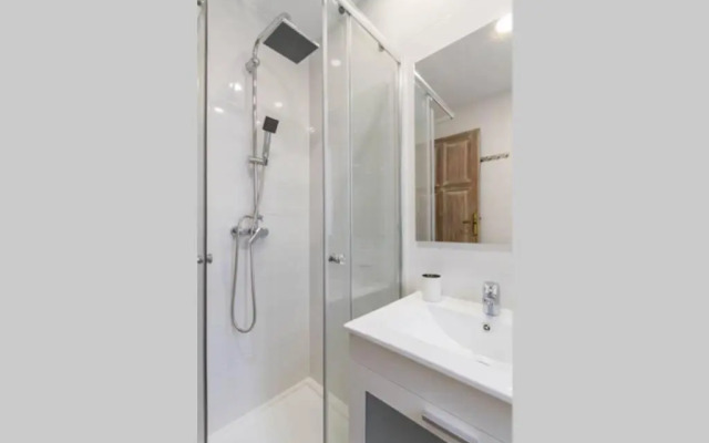 Sensacional Apartamento Junto a Palacio Real by Batuecas