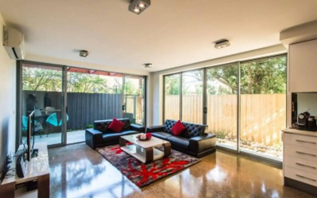 Orange Serviced Apartment