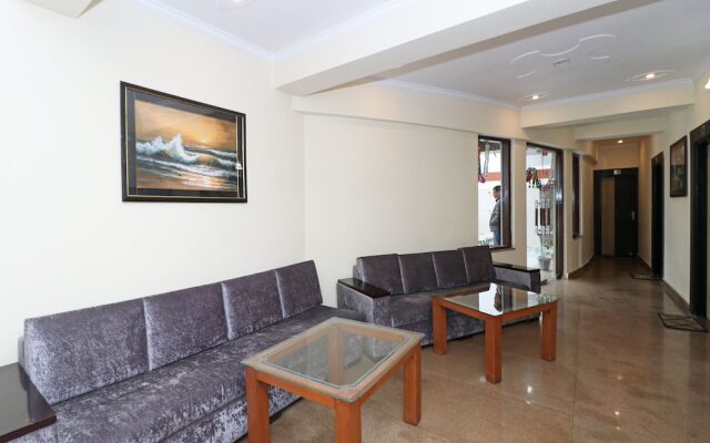 OYO 11877 Royal Residency