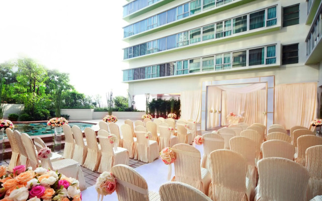 Regal Riverside Hotel