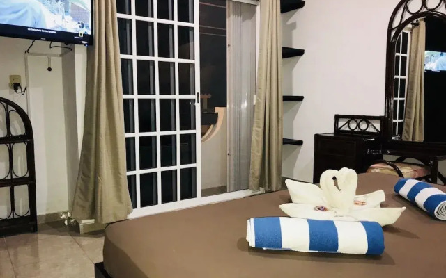 5th Avenue 3 People Balcony Apartment