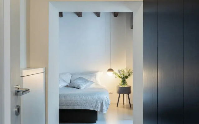 Shades Of Como With Private Terrace by Rent all Como