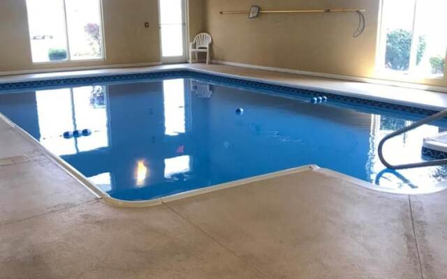 Randolph Inn and Suites