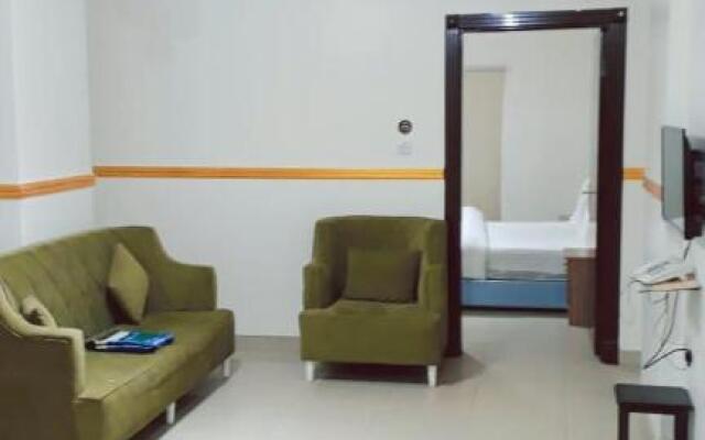 Al Quba Al Thahbia Hotel Suites 2