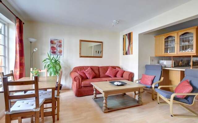 Lovely Apartment in Cranbrook With Serene View