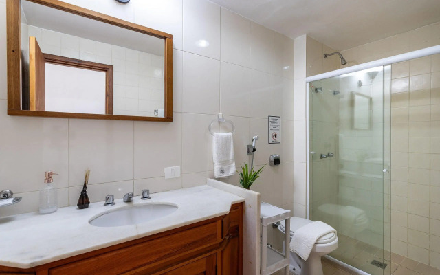 (902-B) Studio com Vista Mar e Comodidades