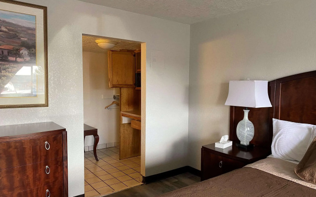 Four Corners Inn