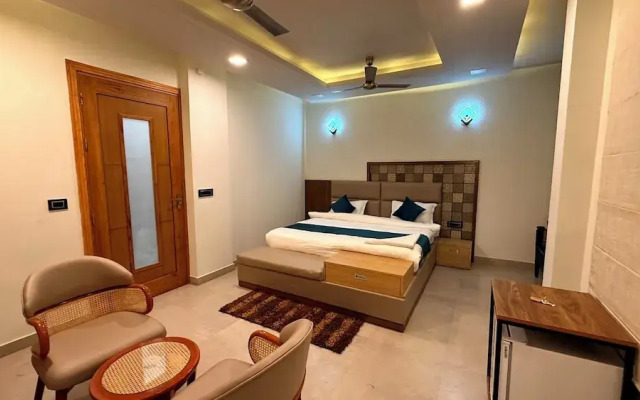 Yes Hotel By The Ganges