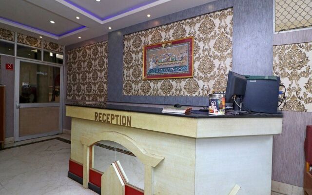 OYO 3012 Hotel Nayak Plaza