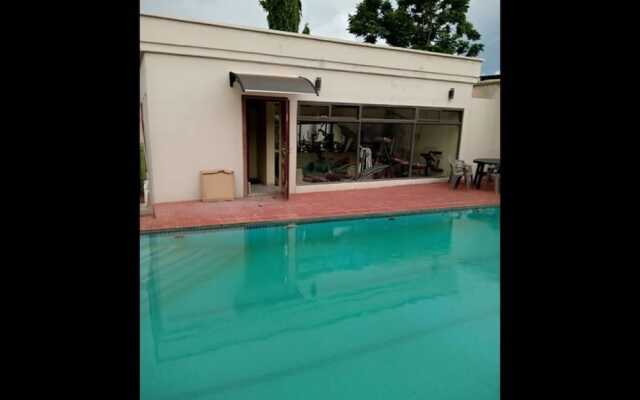 3 Bedrooms Exclusive House in Northmead