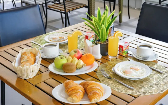 Pereybere Apartment private Balcony (free breakfast)