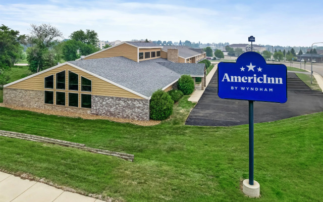 AmericInn by Wyndham Dickinson