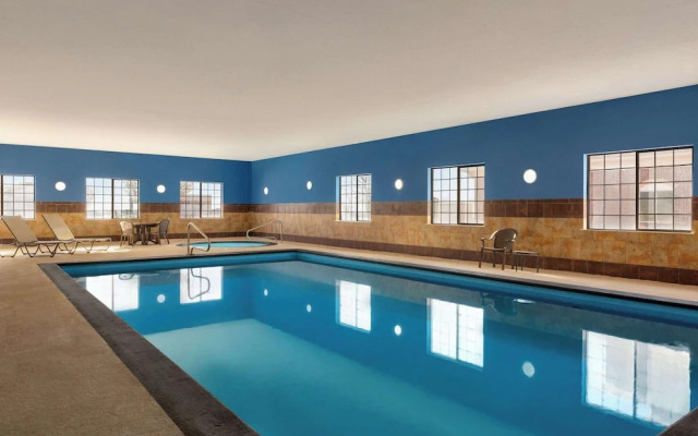 La Quinta Inn & Suites By Wyndham Dumas