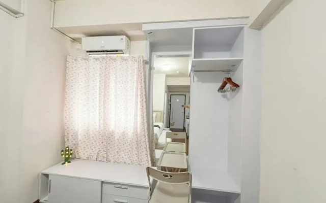 Homey Studio At Apartment Suites @Metro