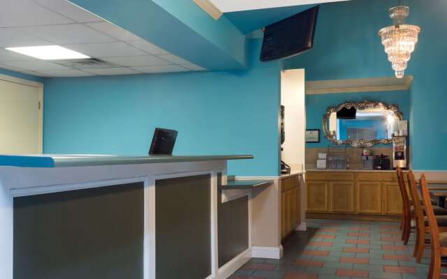 Super 8 by Wyndham Brunswick South/I-95